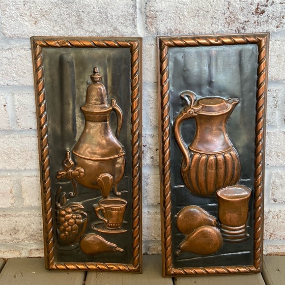 Vintage Pair of Copper and Black Walk Decor - Picture 10 of 15